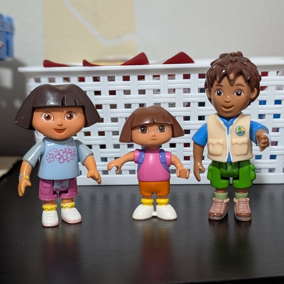 Dora the Explorer Figures - Picture 1 of 3